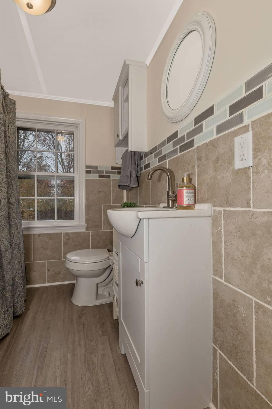 18805 Preston Road Hagerstown, MD 21742 - Photo 27 of 40 Second Floor Full Bath