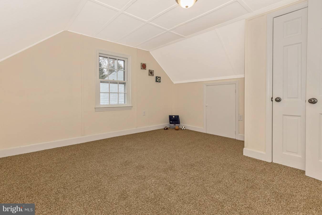 18805 Preston Road Hagerstown, MD 21742 - Photo 28 of 40 Third Bedroom