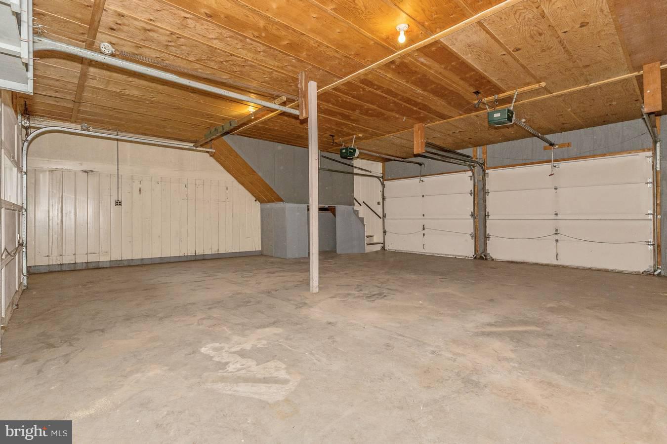 18805 Preston Road Hagerstown, MD 21742 - Photo 36 of 40 Large Garage