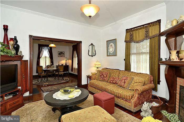 14701 Clopper Road Boyds, MD 20841 - Photo 12 of 21 Living Room