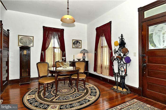 14701 Clopper Road Boyds, MD 20841 - Photo 14 of 21 Living Room