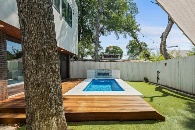 $1,050,000 | 2017 Kinney Avenue, Unit B, Austin, TX 78704