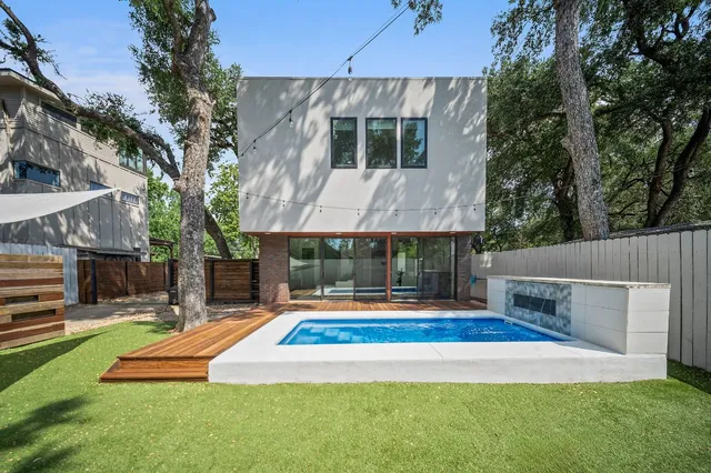 $1,050,000 | 2017 Kinney Avenue, Unit B, Austin, TX 78704