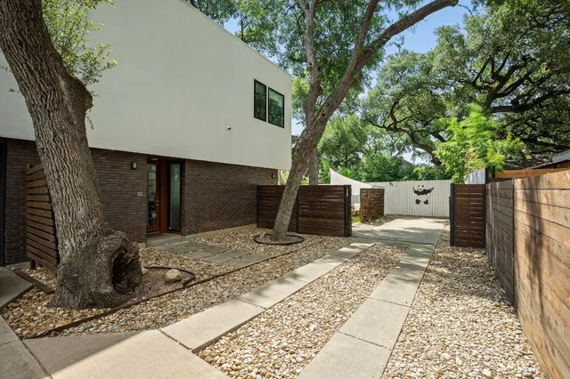 $1,050,000 | 2017 Kinney Avenue, Unit B, Austin, TX 78704