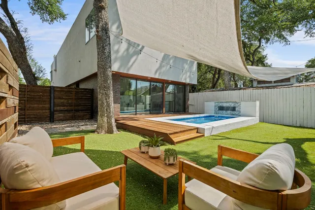 $1,050,000 | 2017 Kinney Avenue, Unit B, Austin, TX 78704