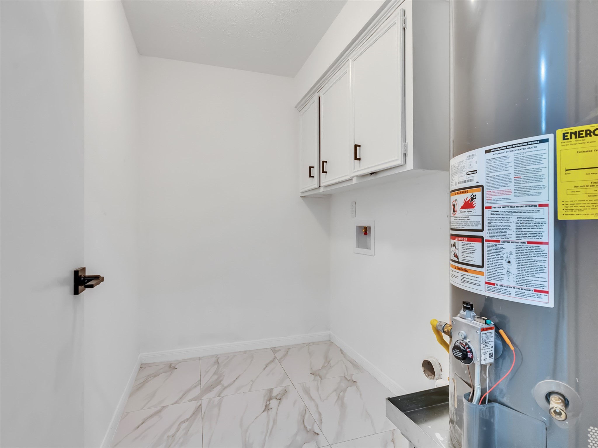 4023 Laverock Road Spring, TX 77388 - Photo 12 of 36 Spacious utility room with washer/dryer hookups
