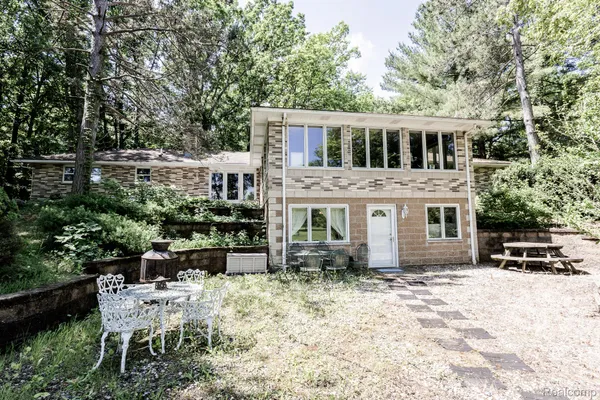 $499,900 | 8197 Irish Road, Millington, MI 48746