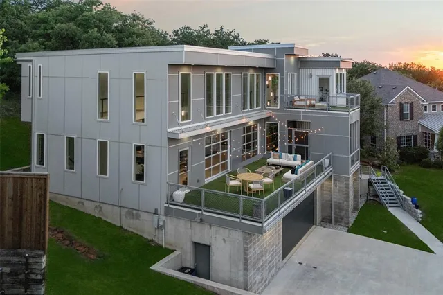 a large building with a lot of windows