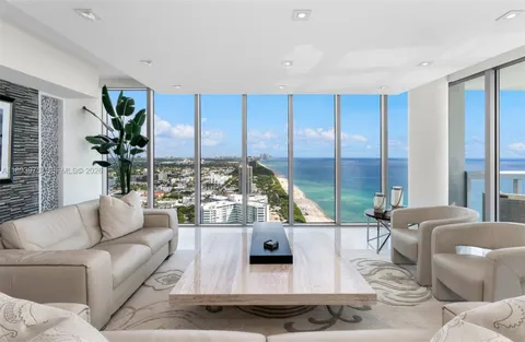 $5,390,000 | 6899 Collins Avenue, Unit LPH04, Miami Beach, FL 33141