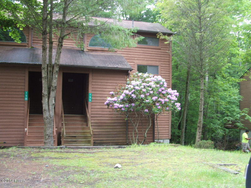 155 Stream Court Bushkill, PA 18324 - Photo 1 of 9 Gallery Image 1