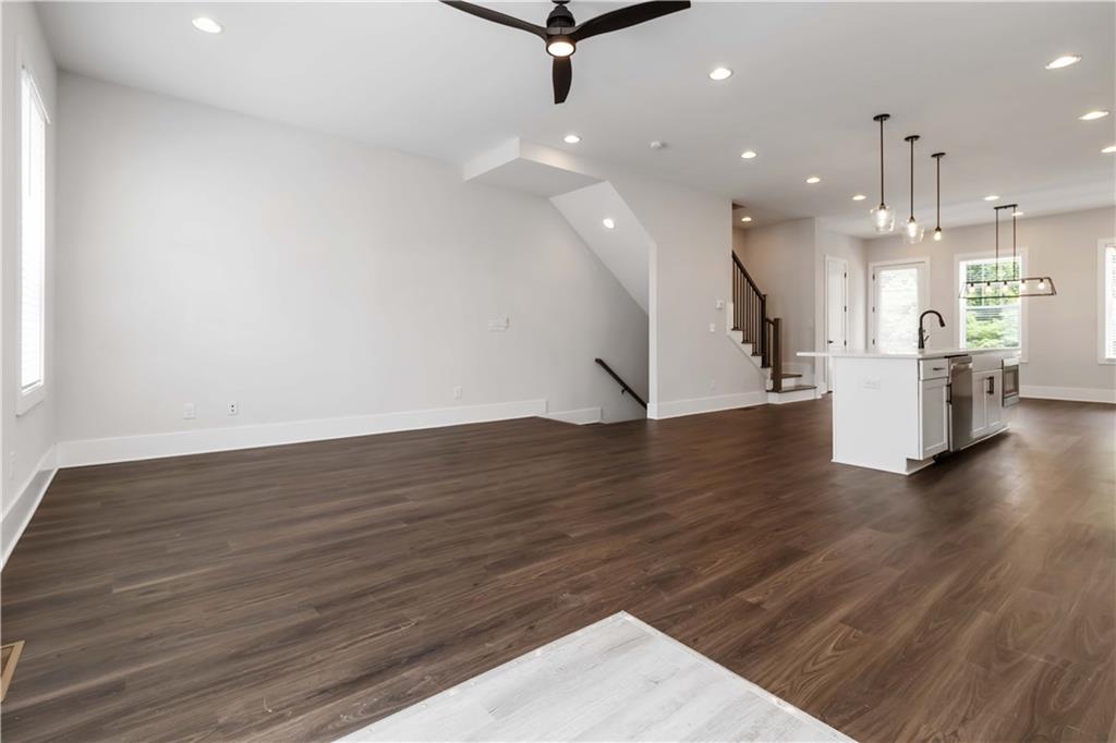 2461 Sycamore Road Northwest Atlanta, GA 30318 - Photo 4 of 16 Gallery Image 4