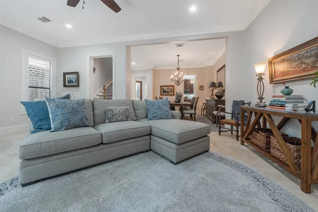 $875,000 | 2026 Elmen Street, Houston, TX 77019