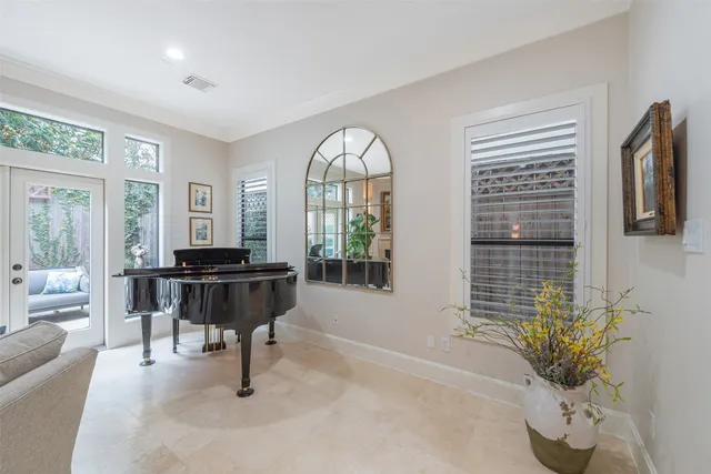 $875,000 | 2026 Elmen Street, Houston, TX 77019