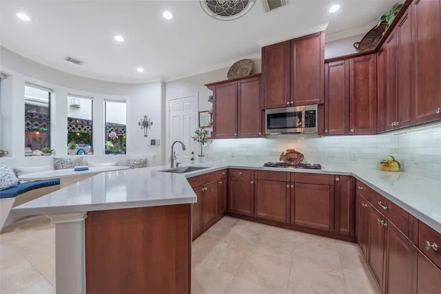 $875,000 | 2026 Elmen Street, Houston, TX 77019