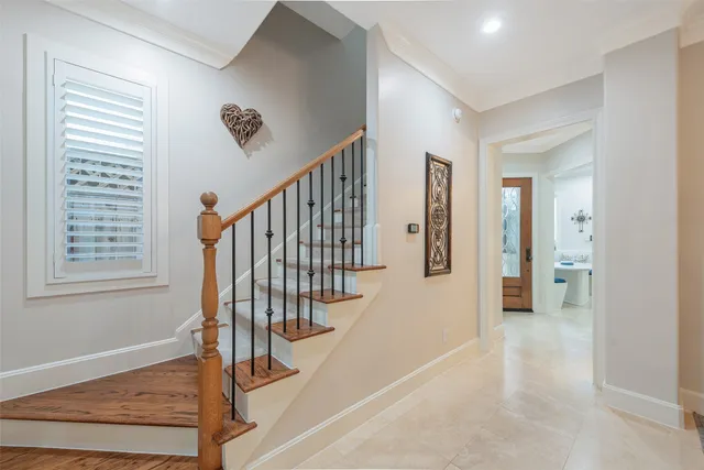 $875,000 | 2026 Elmen Street, Houston, TX 77019