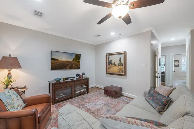 $875,000 | 2026 Elmen Street, Houston, TX 77019