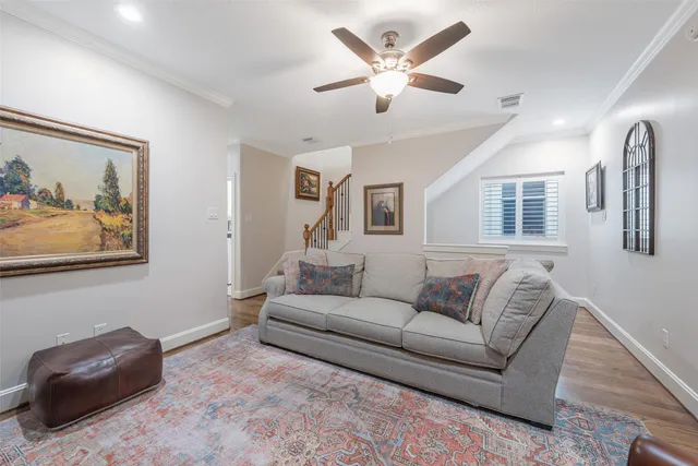 $875,000 | 2026 Elmen Street, Houston, TX 77019