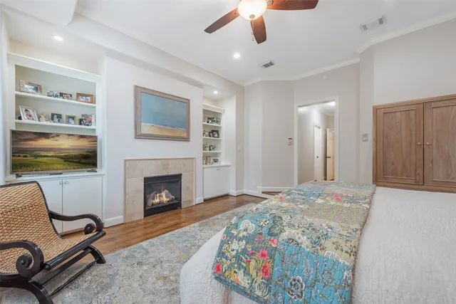 $875,000 | 2026 Elmen Street, Houston, TX 77019