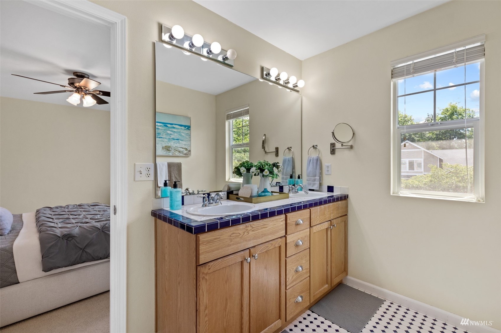 2321 Stafford Way Bothell, WA 98012 - Photo 20 of 38 a view of bathroom with dual sinks