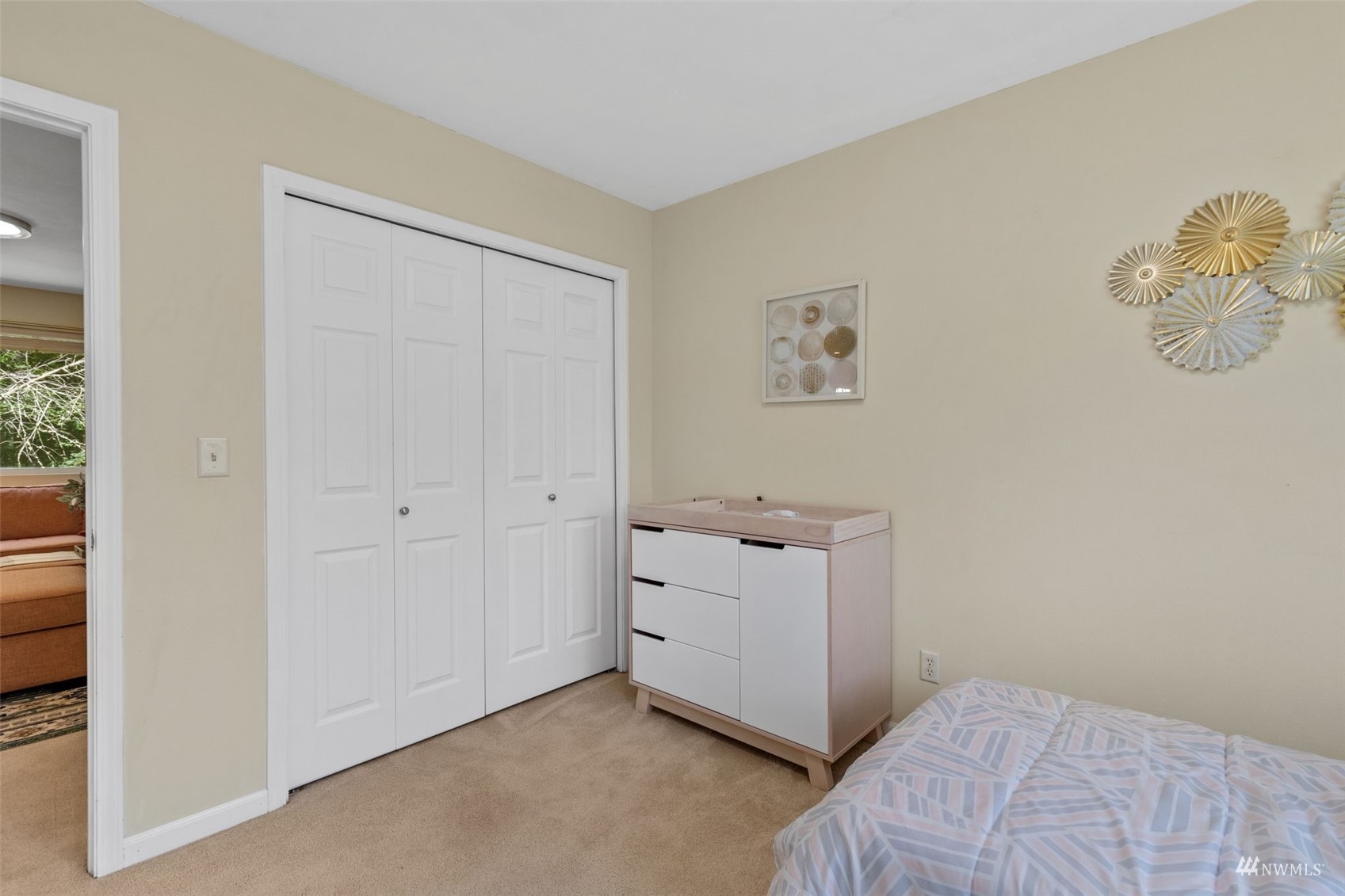 2321 Stafford Way Bothell, WA 98012 - Photo 24 of 38 a room with a bed and a window