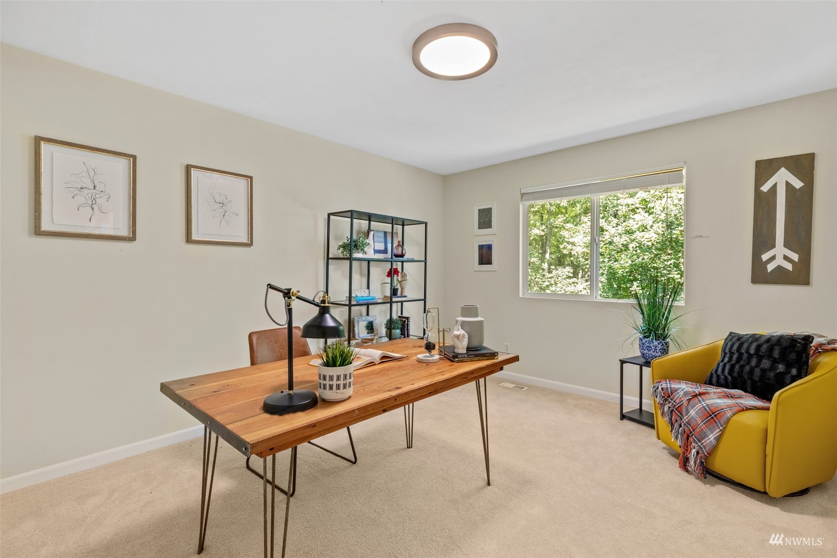 2321 Stafford Way Bothell, WA 98012 - Photo 26 of 38 a workspace with furniture and window