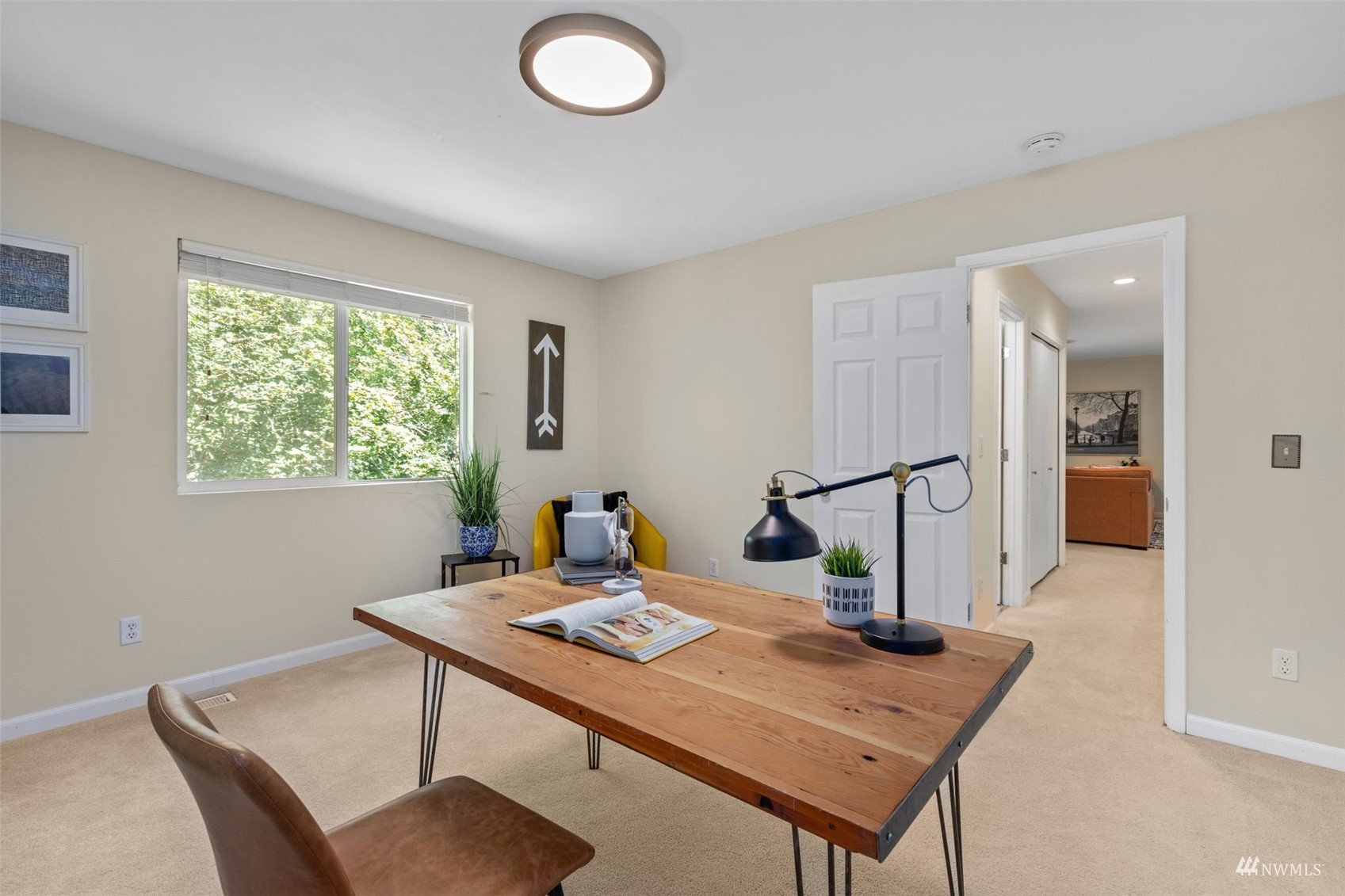 2321 Stafford Way Bothell, WA 98012 - Photo 27 of 38 a view of a workspace with furniture