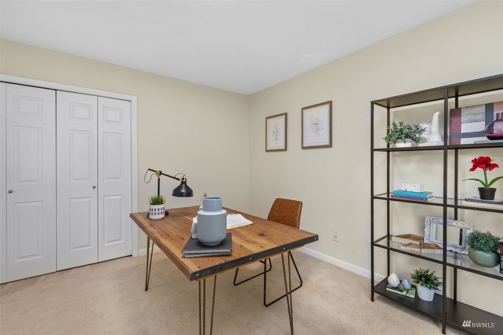 2321 Stafford Way Bothell, WA 98012 - Photo 29 of 38 a view of a workspace with furniture