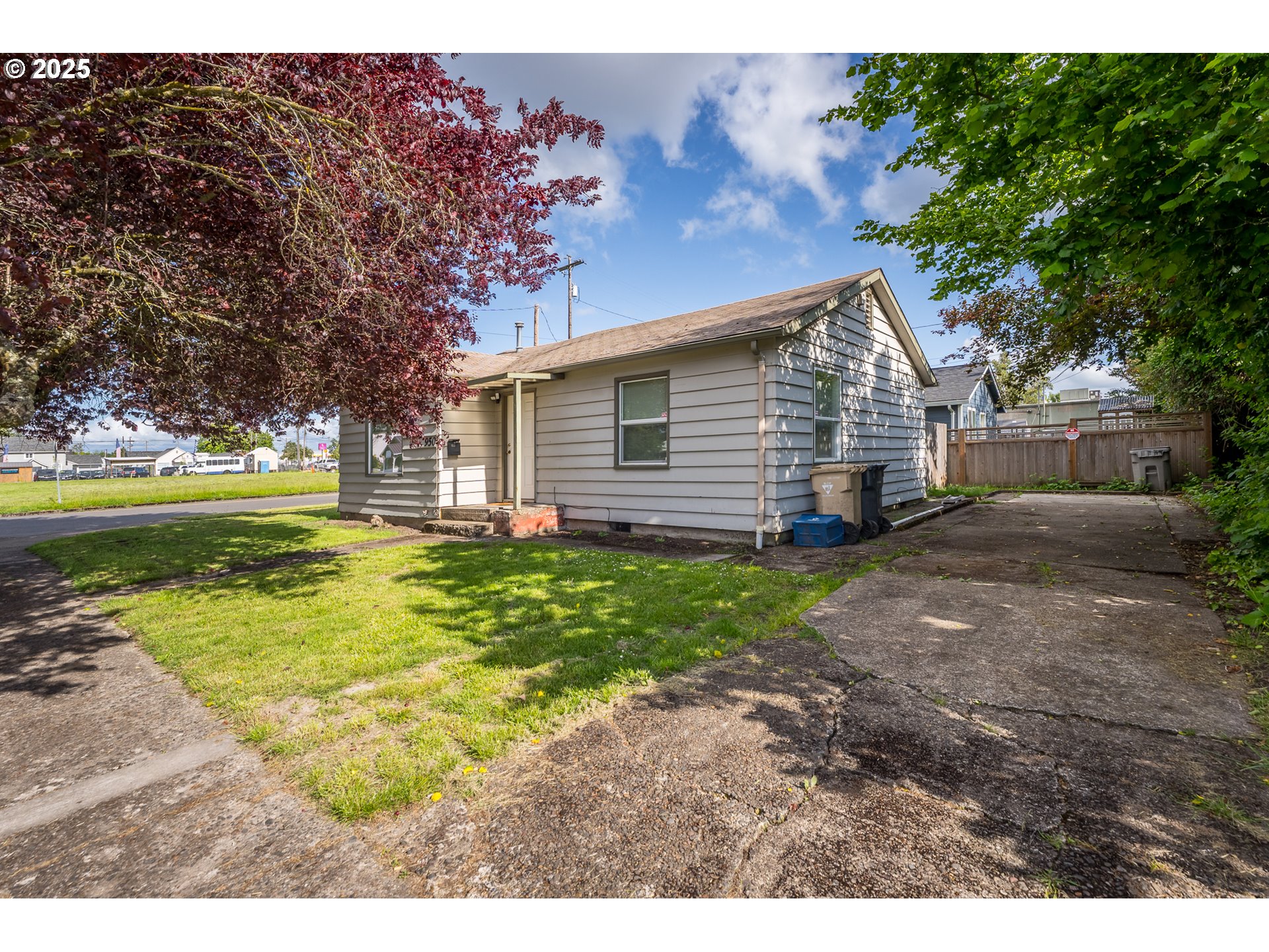 950 Southeast 7th Avenue Albany, OR 97321 - Photo 2 of 20