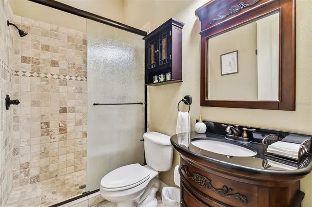 a view of a house with backyard