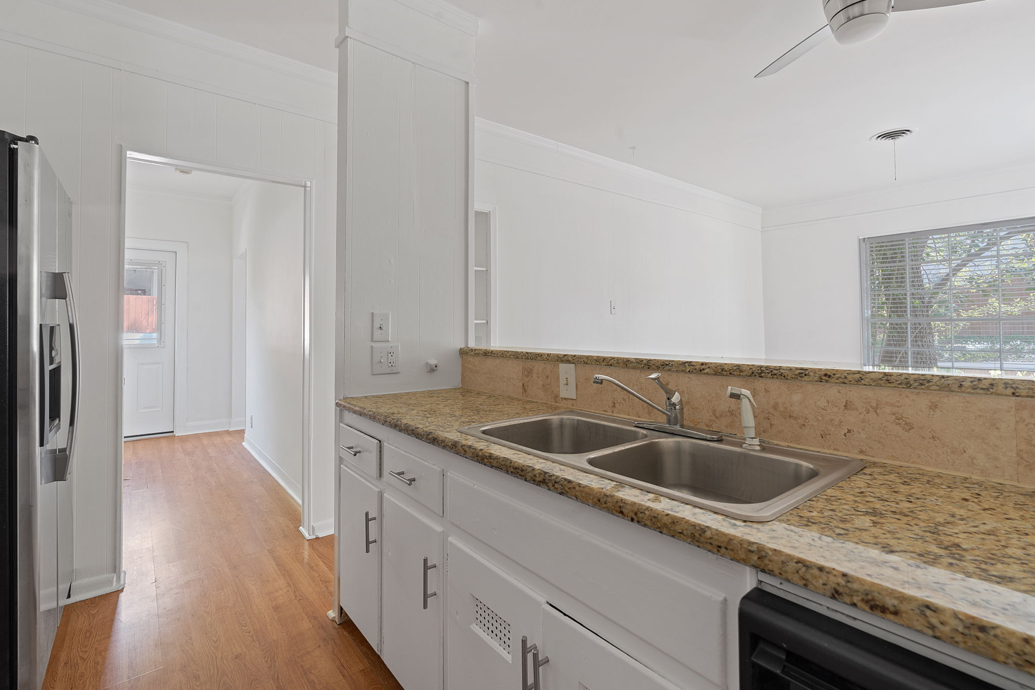1700 Northwood Road Austin, TX 78703 - Photo 20 of 40 Unit A kitchen
