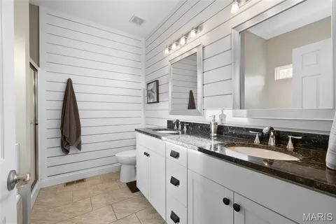 $525,000 | 819 Honeywood Drive, Lake St. Louis, MO 63367