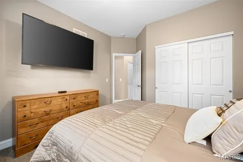 $525,000 | 819 Honeywood Drive, Lake St. Louis, MO 63367