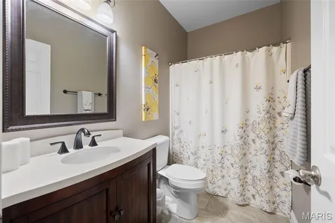 $525,000 | 819 Honeywood Drive, Lake St. Louis, MO 63367