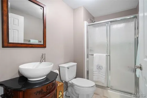 $525,000 | 819 Honeywood Drive, Lake St. Louis, MO 63367