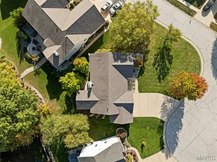 $525,000 | 819 Honeywood Drive, Lake St. Louis, MO 63367