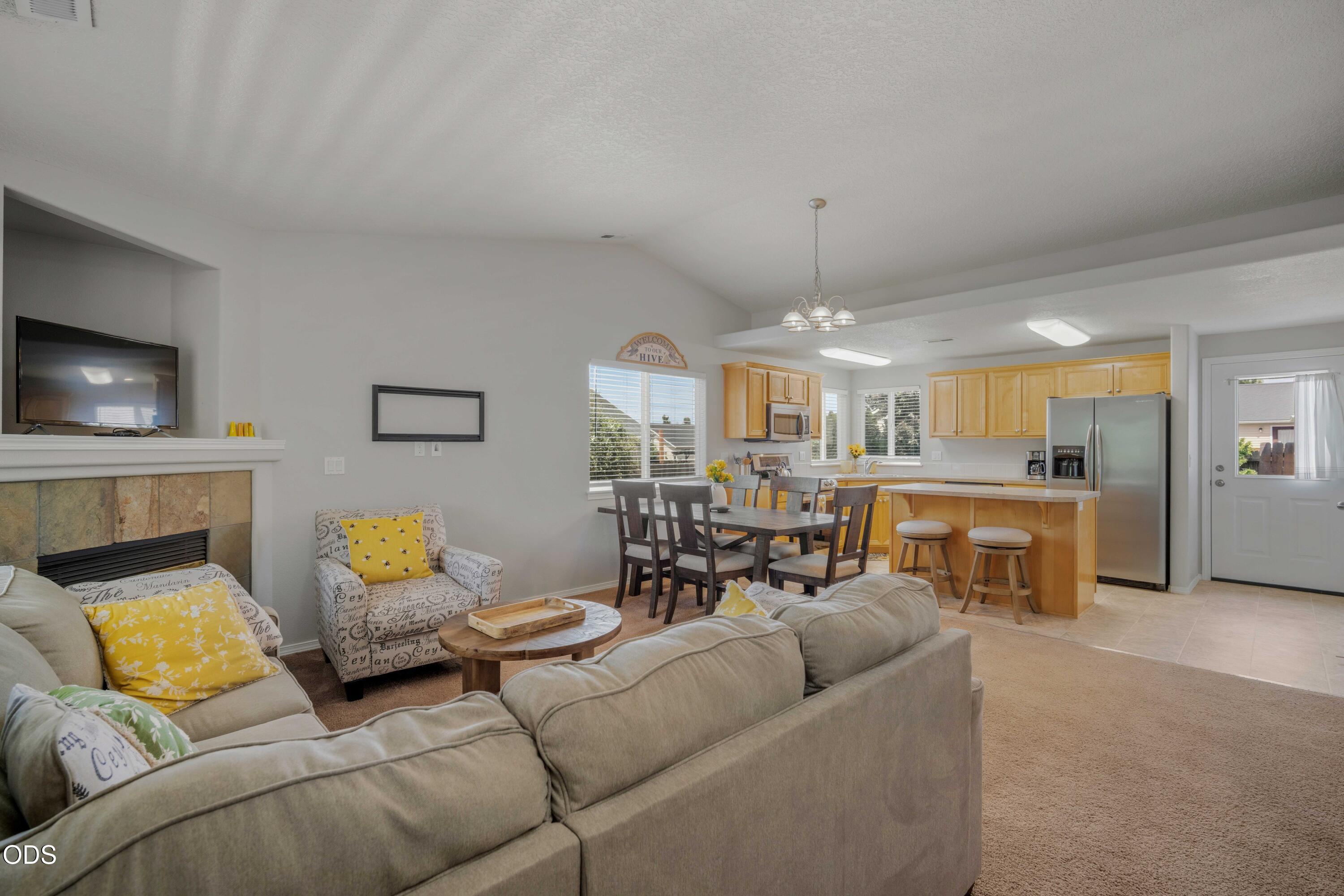 63172 Lancaster Street Bend, OR 97701 - Photo 5 of 50