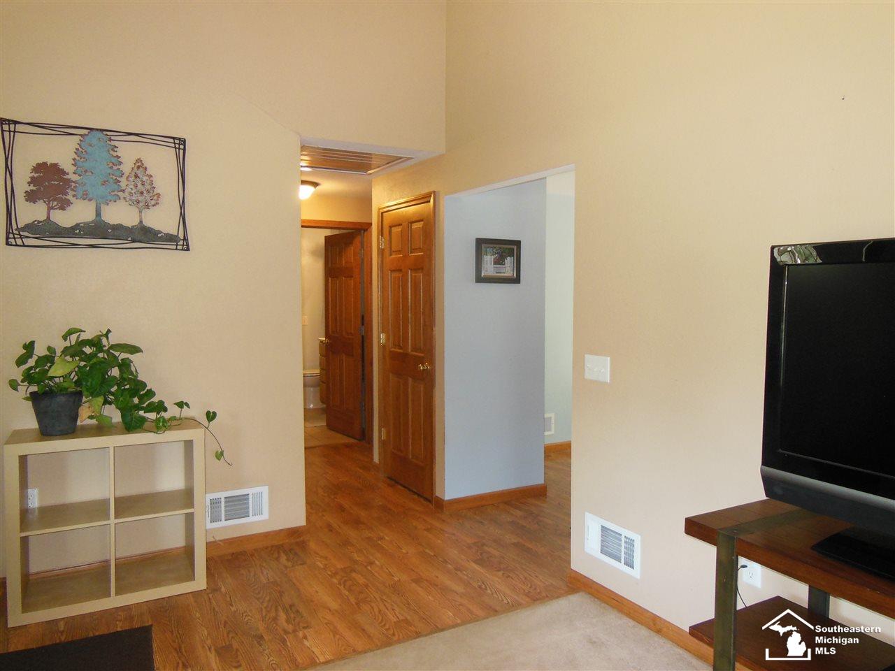 2960 Dean Road Lambertville, MI 48144 - Photo 13 of 25