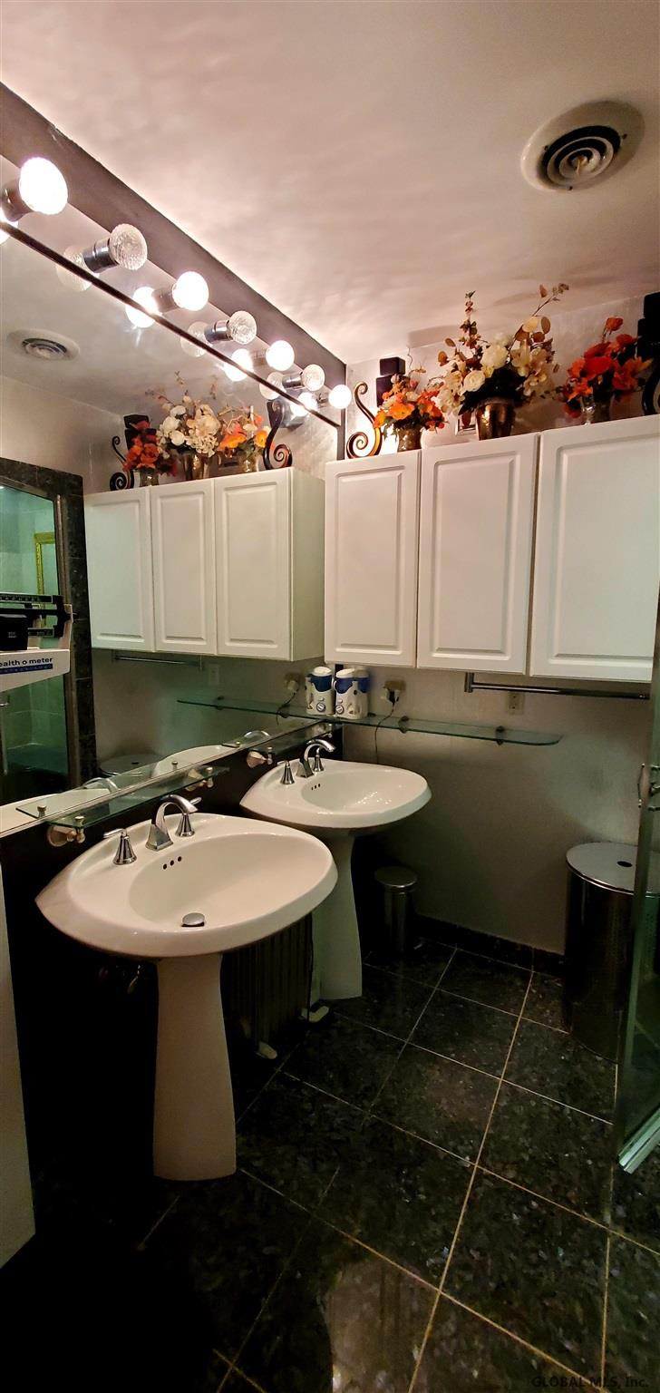 2 Ash Grove Place, Unit 4 Albany, NY 12202 - Photo 28 of 37 Photo 29