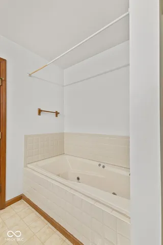 $279,900 | 3810 Briar Hill Way, Columbus, IN 47203