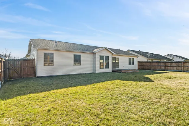 $279,900 | 3810 Briar Hill Way, Columbus, IN 47203