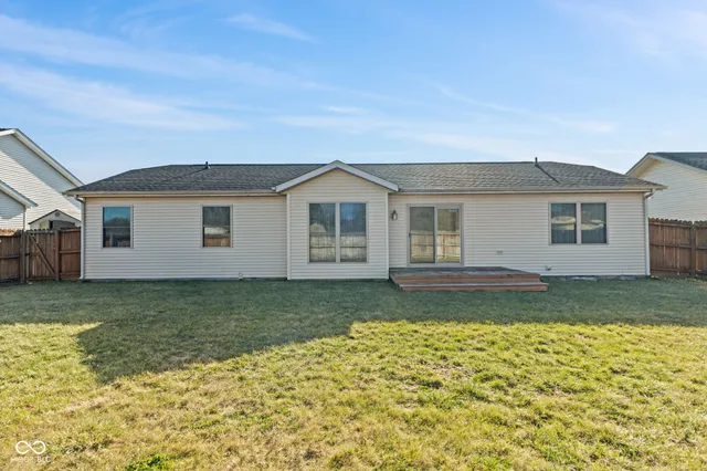 $279,900 | 3810 Briar Hill Way, Columbus, IN 47203