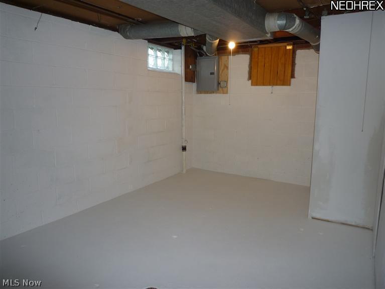 4903 Corliss Road Cleveland, OH 44124 - Photo 10 of 21 Gallery Image 10