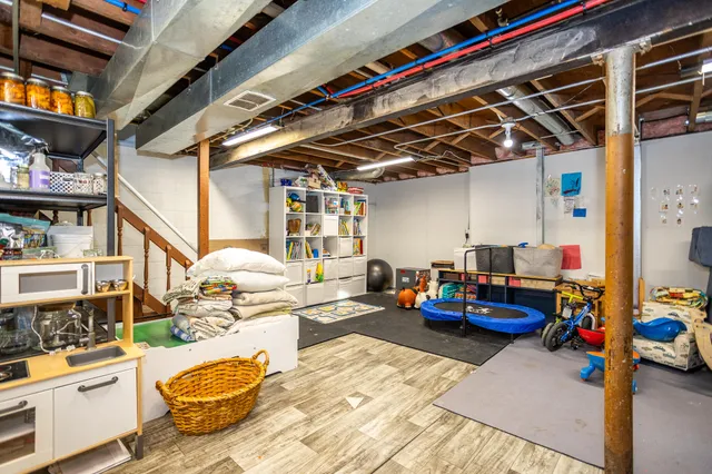 $311,500 | 903 South Main Street, Crown Point, IN 46307