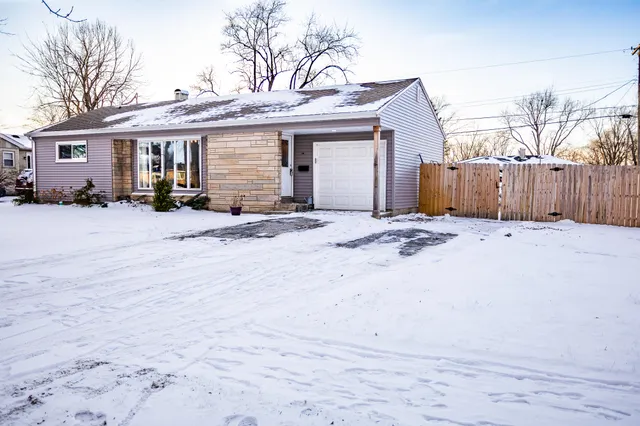 $311,500 | 903 South Main Street, Crown Point, IN 46307