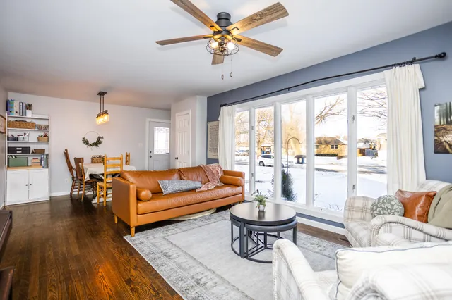 $311,500 | 903 South Main Street, Crown Point, IN 46307