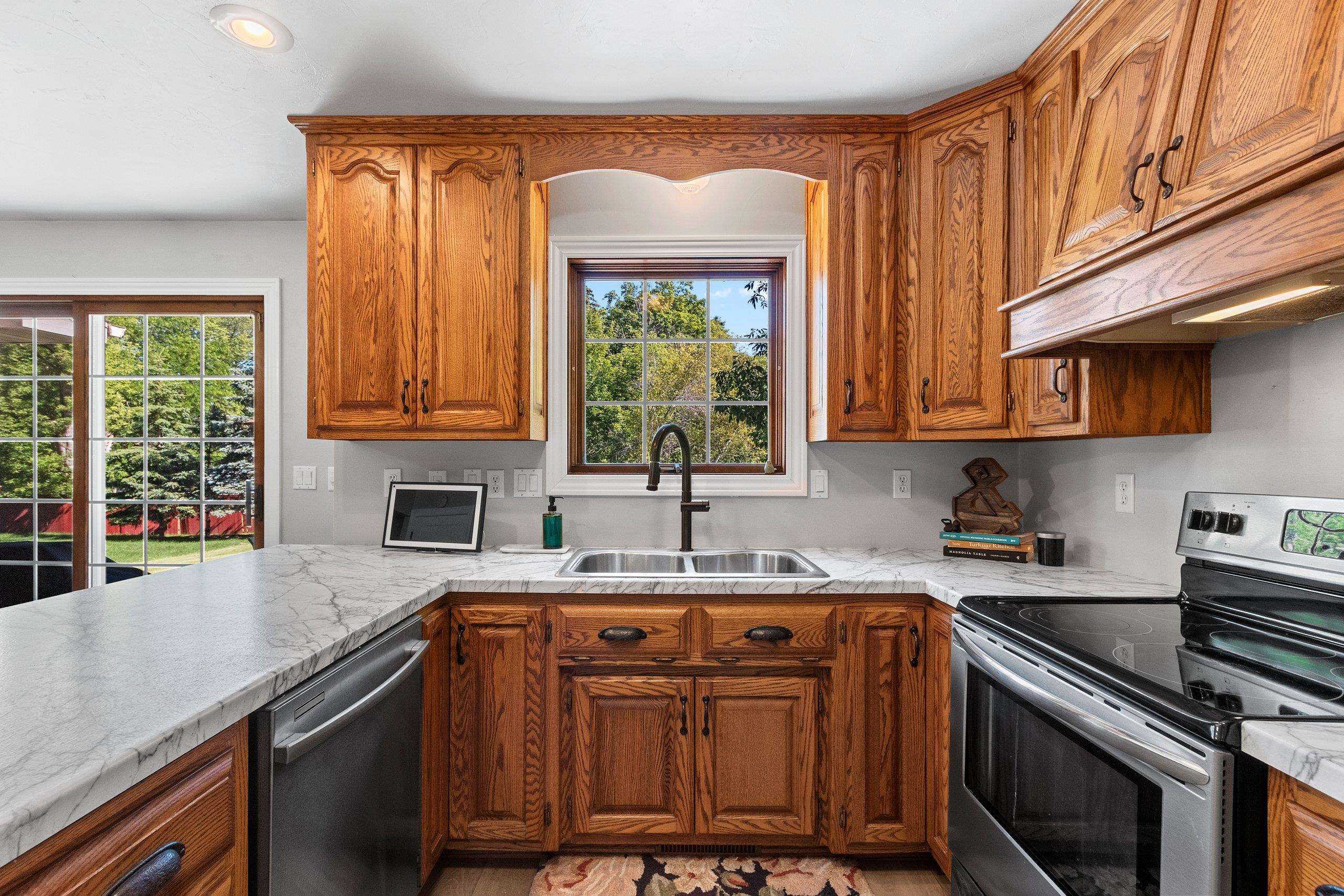 1126 Aldrin Street De Pere, WI 54115 - Photo 23 of 85