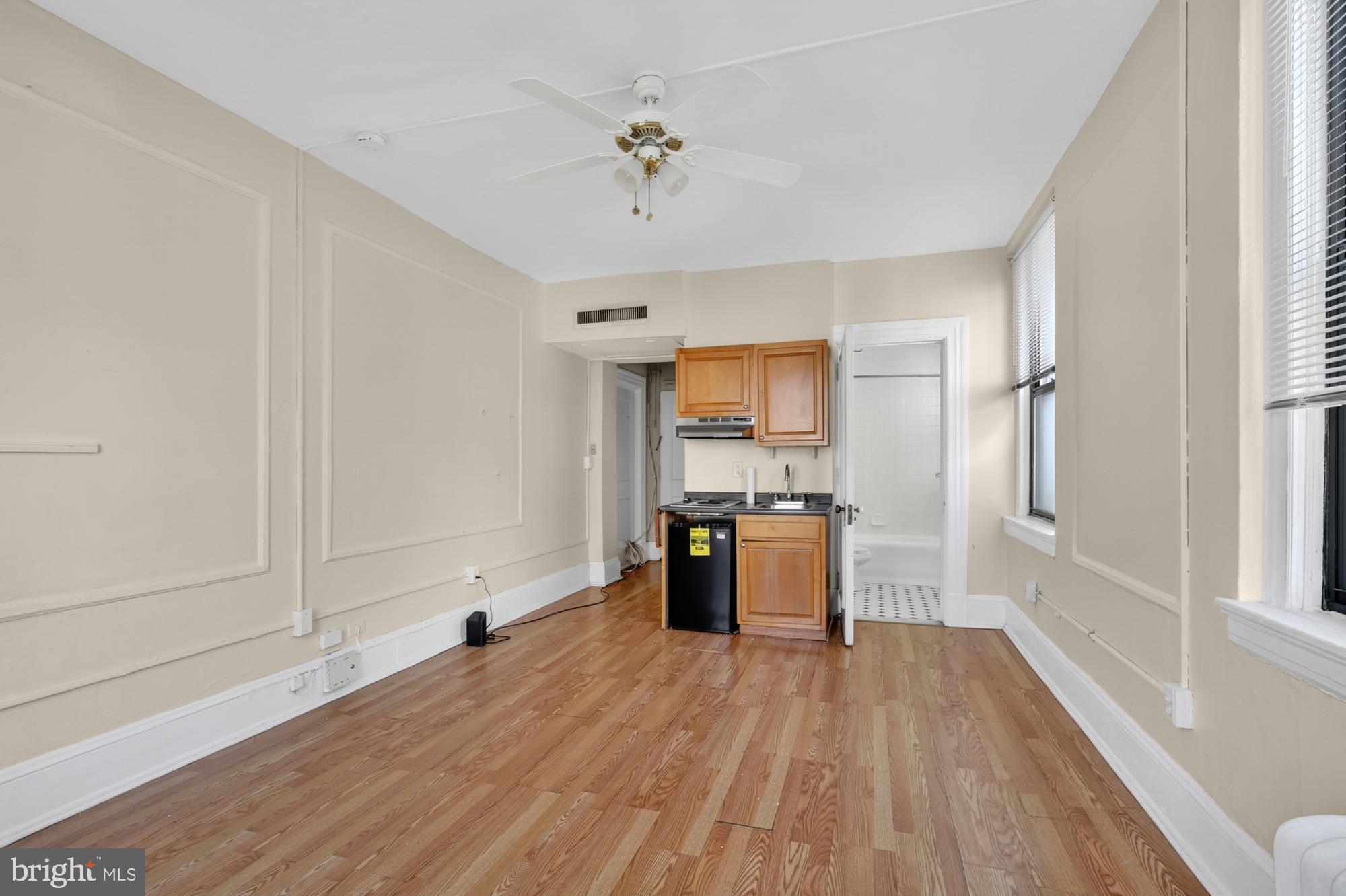 1324 Locust Street, Unit 1512 Philadelphia, PA 19107 - Photo 3 of 25