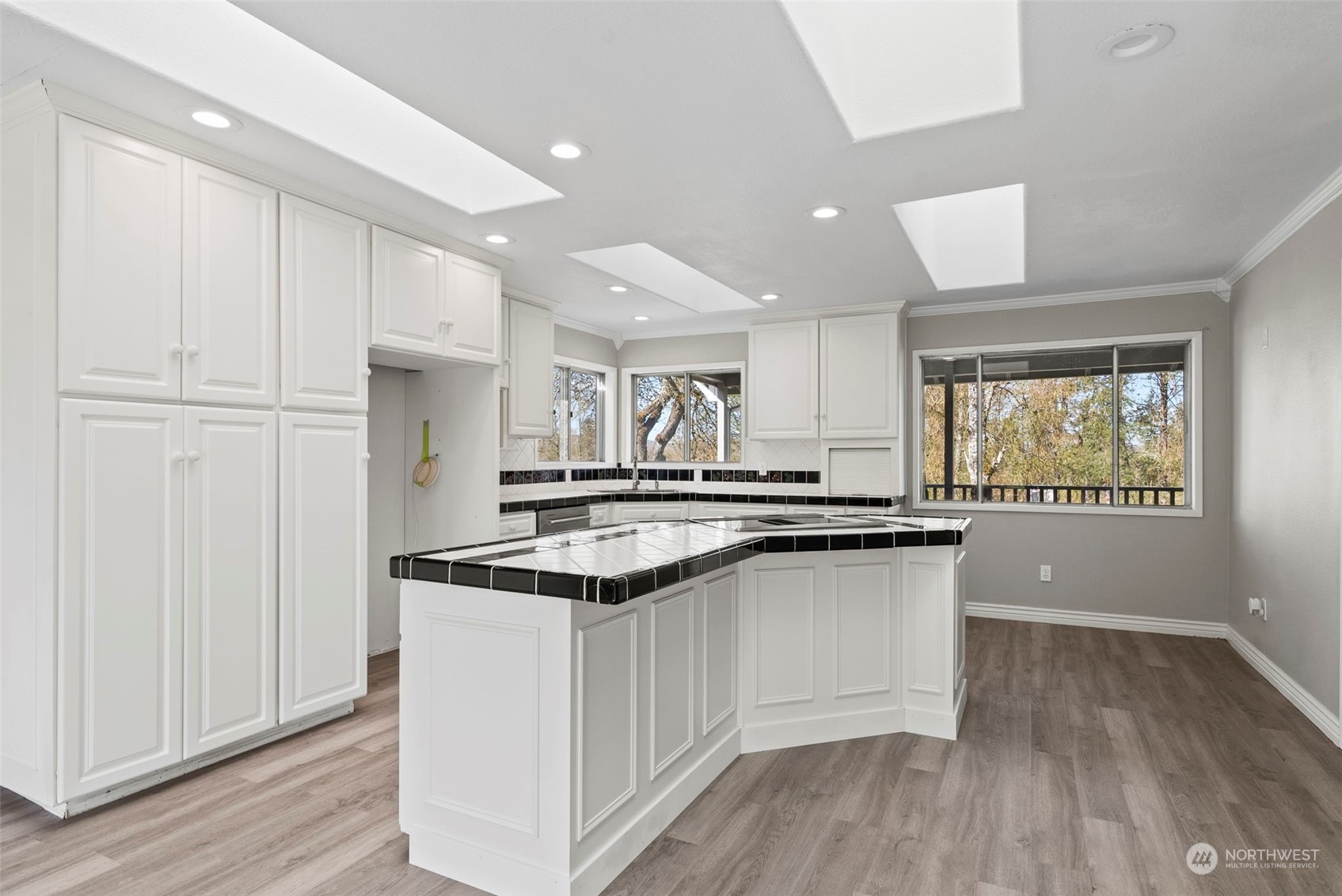 265 White Road Castle Rock, WA 98611 - Photo 7 of 38 Gallery Image 7