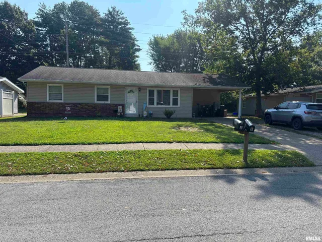 $94,900 | 205 South Emerald Lane, Carbondale, IL 62901