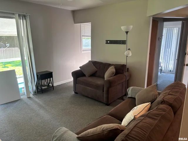 $94,900 | 205 South Emerald Lane, Carbondale, IL 62901